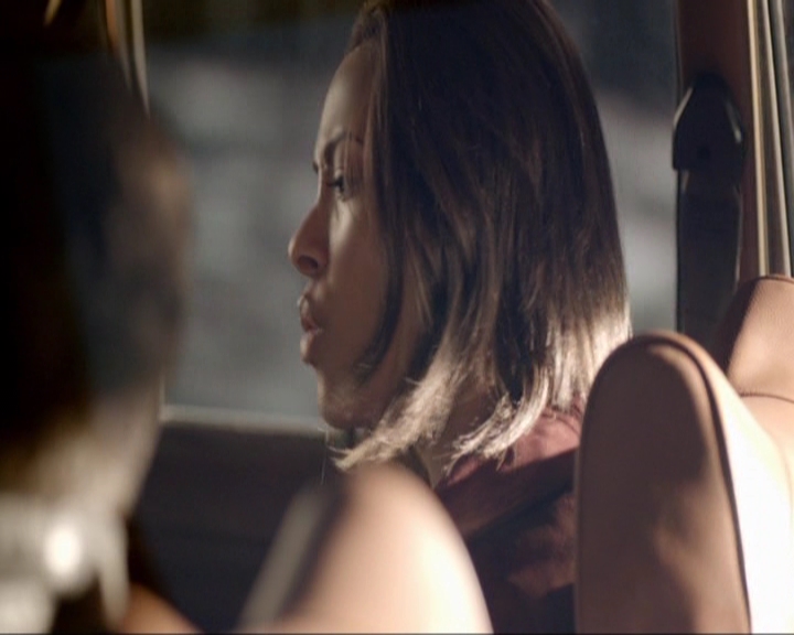 VampireDiariesWorld-dot-nl_7x19SomebodyThatIUsedtoKnow0250.jpg