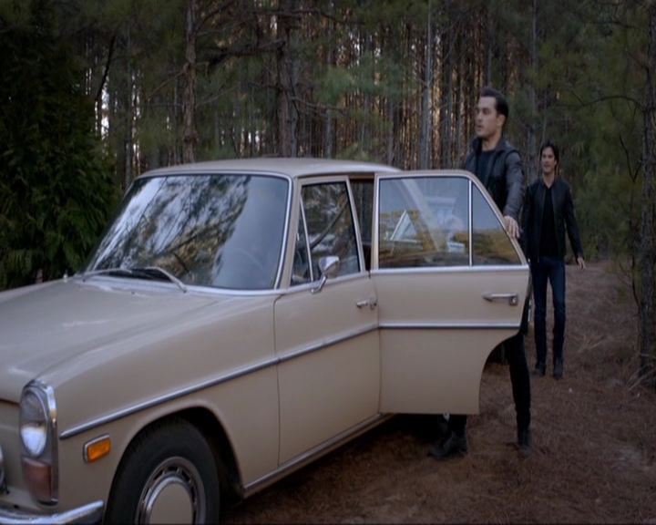 VampireDiariesWorld-dot-nl_7x19SomebodyThatIUsedtoKnow0276.jpg