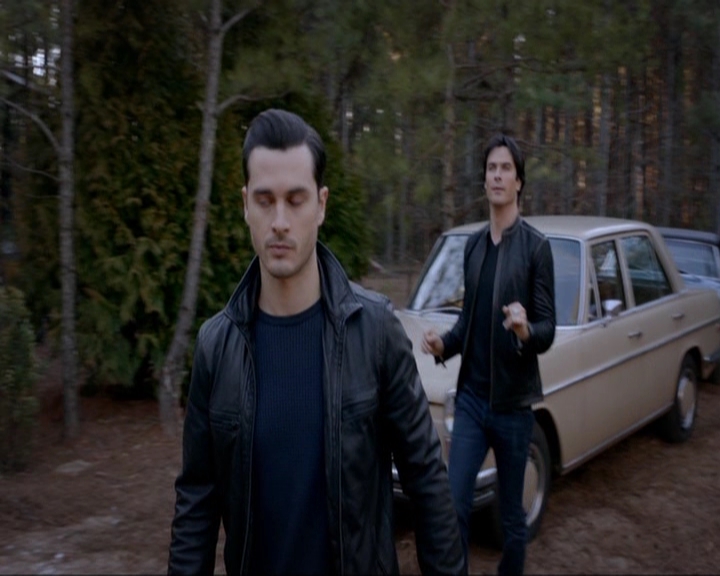 VampireDiariesWorld-dot-nl_7x19SomebodyThatIUsedtoKnow0283.jpg