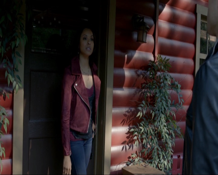 VampireDiariesWorld-dot-nl_7x19SomebodyThatIUsedtoKnow0286.jpg