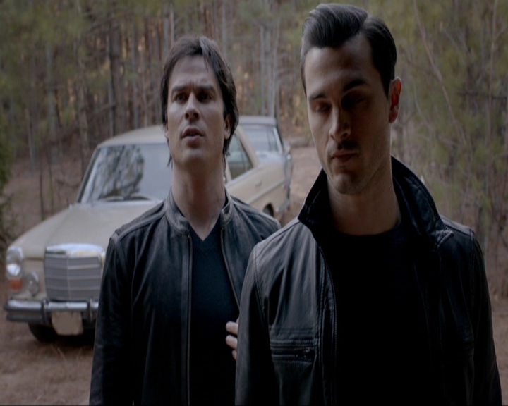 VampireDiariesWorld-dot-nl_7x19SomebodyThatIUsedtoKnow0289.jpg