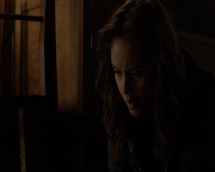 VampireDiariesWorld-dot-nl_7x19SomebodyThatIUsedtoKnow0515.jpg