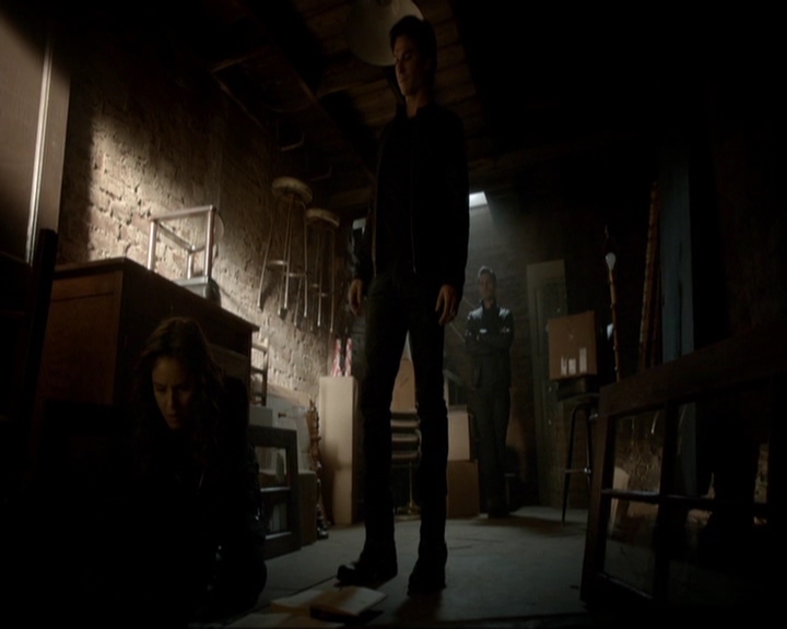 VampireDiariesWorld-dot-nl_7x19SomebodyThatIUsedtoKnow0517.jpg