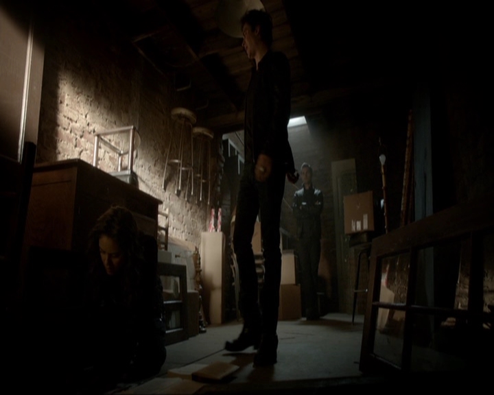 VampireDiariesWorld-dot-nl_7x19SomebodyThatIUsedtoKnow0519.jpg