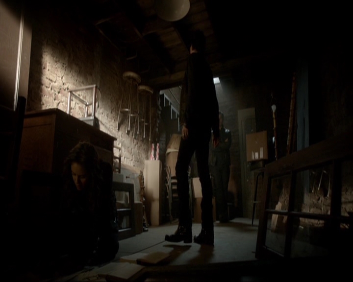 VampireDiariesWorld-dot-nl_7x19SomebodyThatIUsedtoKnow0520.jpg