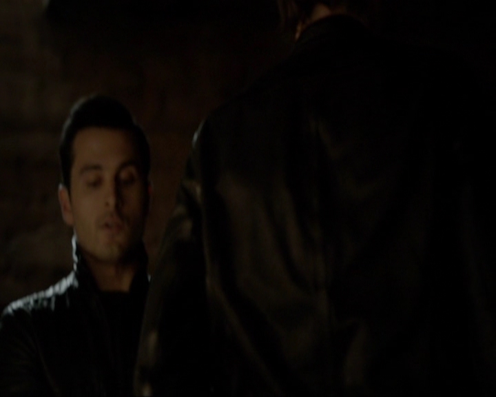 VampireDiariesWorld-dot-nl_7x19SomebodyThatIUsedtoKnow0521.jpg