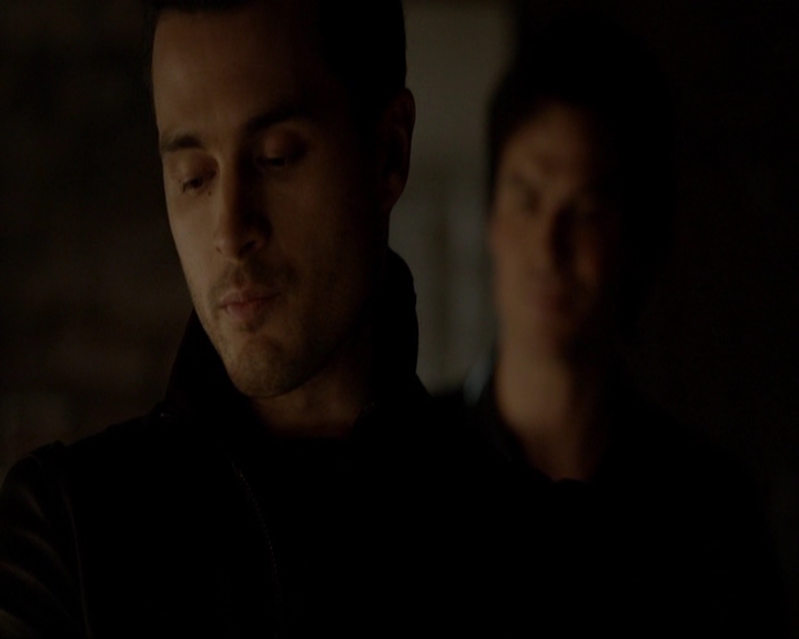 VampireDiariesWorld-dot-nl_7x19SomebodyThatIUsedtoKnow0533.jpg
