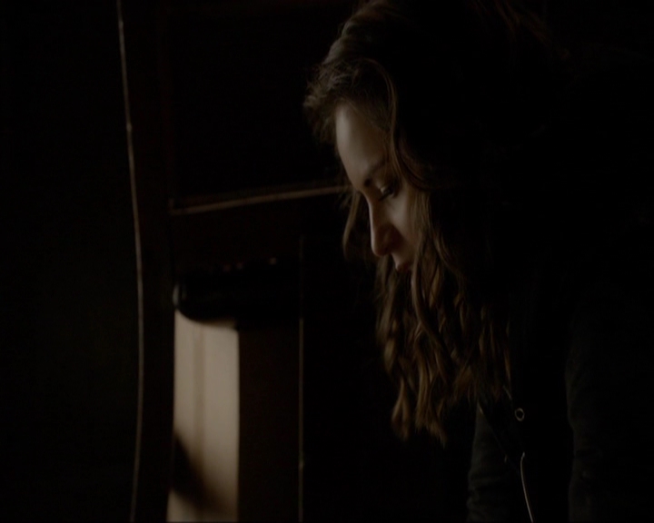 VampireDiariesWorld-dot-nl_7x19SomebodyThatIUsedtoKnow0537.jpg
