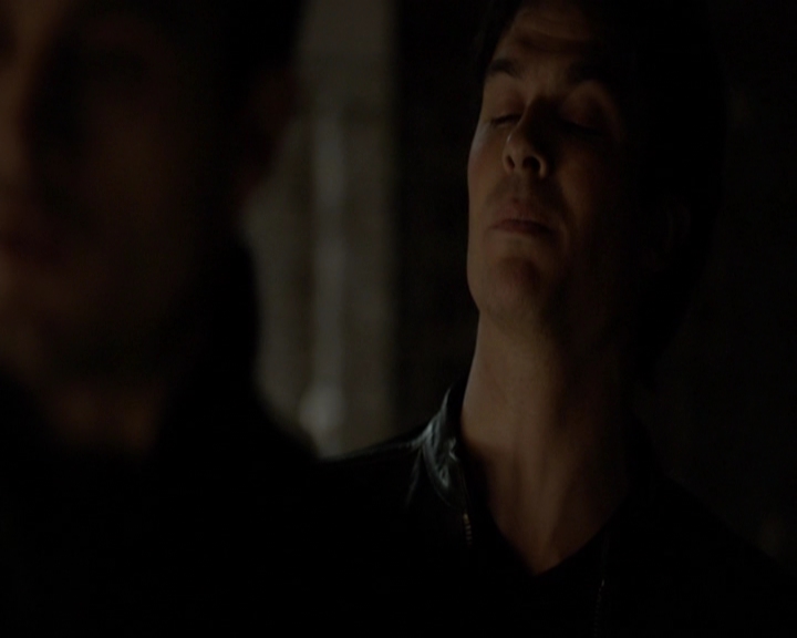 VampireDiariesWorld-dot-nl_7x19SomebodyThatIUsedtoKnow0543.jpg