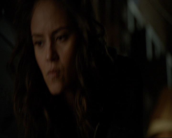 VampireDiariesWorld-dot-nl_7x19SomebodyThatIUsedtoKnow0544.jpg