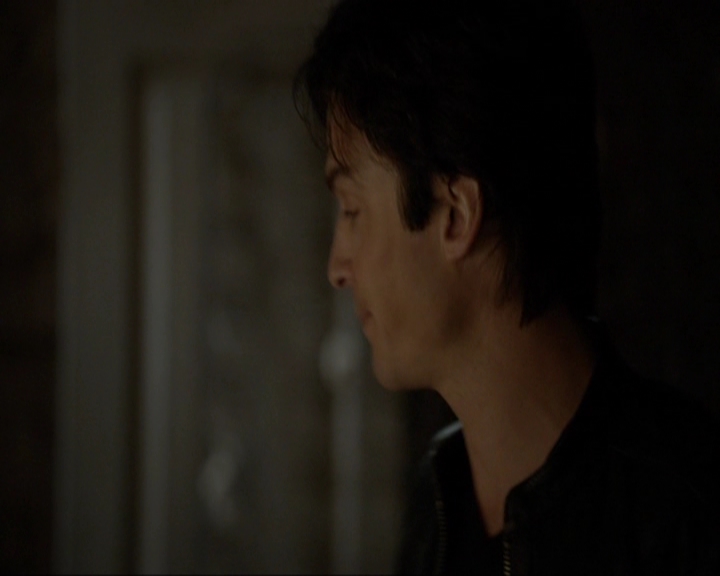 VampireDiariesWorld-dot-nl_7x19SomebodyThatIUsedtoKnow0550.jpg