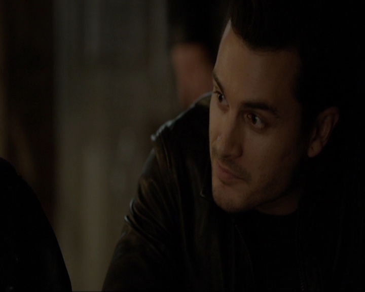 VampireDiariesWorld-dot-nl_7x19SomebodyThatIUsedtoKnow0557.jpg
