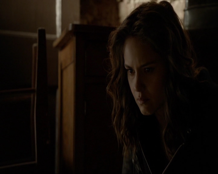 VampireDiariesWorld-dot-nl_7x19SomebodyThatIUsedtoKnow0558.jpg