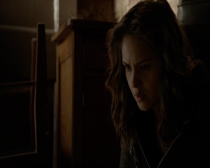 VampireDiariesWorld-dot-nl_7x19SomebodyThatIUsedtoKnow0559.jpg