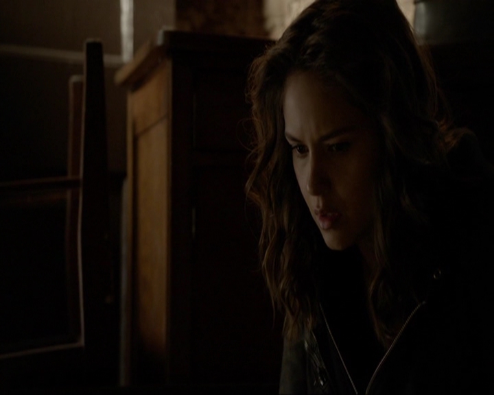 VampireDiariesWorld-dot-nl_7x19SomebodyThatIUsedtoKnow0560.jpg