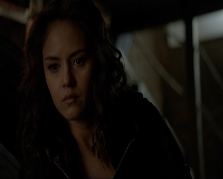VampireDiariesWorld-dot-nl_7x19SomebodyThatIUsedtoKnow0568.jpg