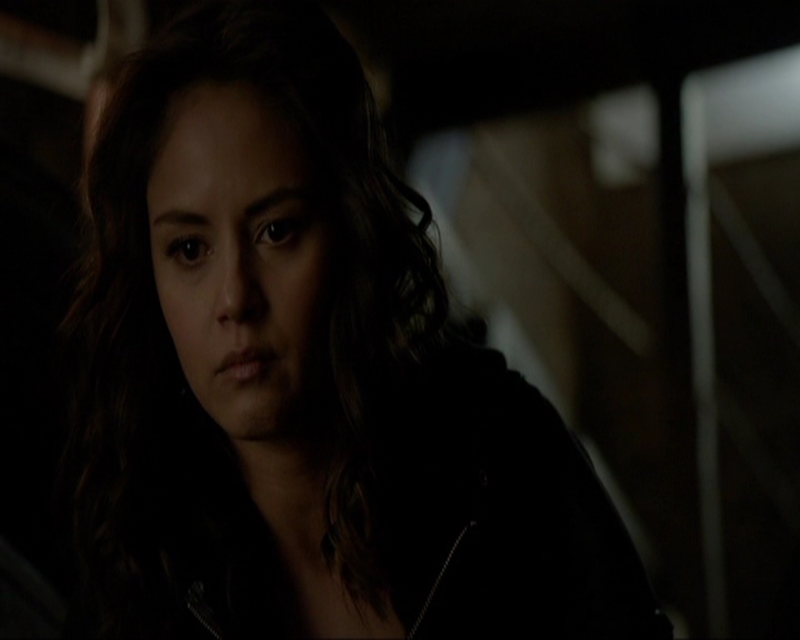 VampireDiariesWorld-dot-nl_7x19SomebodyThatIUsedtoKnow0570.jpg