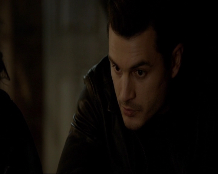 VampireDiariesWorld-dot-nl_7x19SomebodyThatIUsedtoKnow0573.jpg