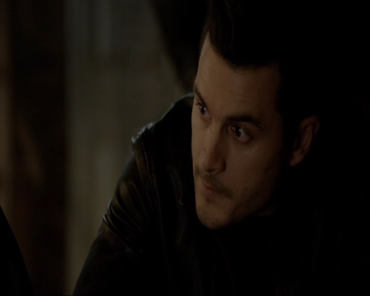 VampireDiariesWorld-dot-nl_7x19SomebodyThatIUsedtoKnow0577.jpg