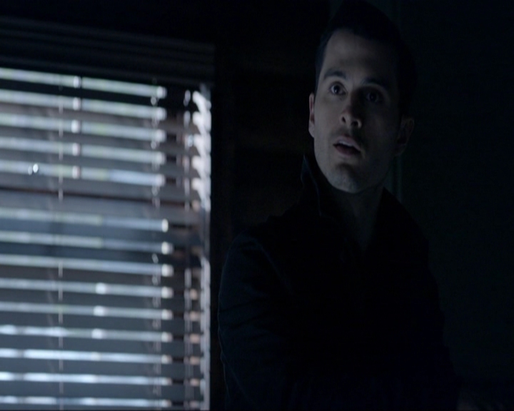 VampireDiariesWorld-dot-nl_7x19SomebodyThatIUsedtoKnow0635.jpg