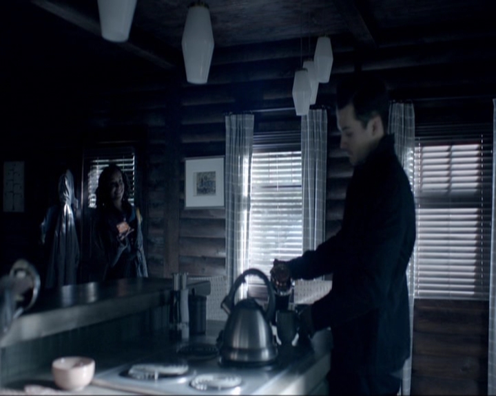 VampireDiariesWorld-dot-nl_7x19SomebodyThatIUsedtoKnow0636.jpg