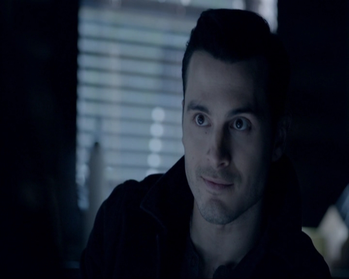 VampireDiariesWorld-dot-nl_7x19SomebodyThatIUsedtoKnow0710.jpg