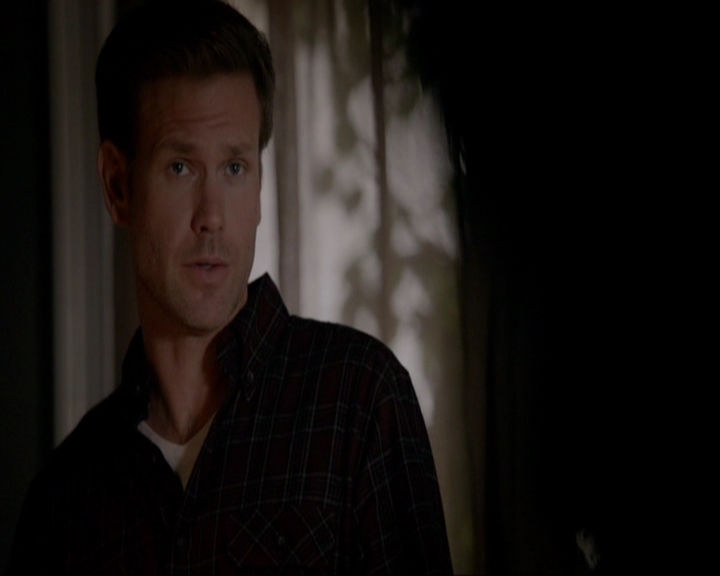 VampireDiariesWorld-dot-nl_7x19SomebodyThatIUsedtoKnow0758.jpg