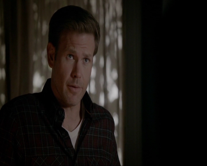VampireDiariesWorld-dot-nl_7x19SomebodyThatIUsedtoKnow0767.jpg