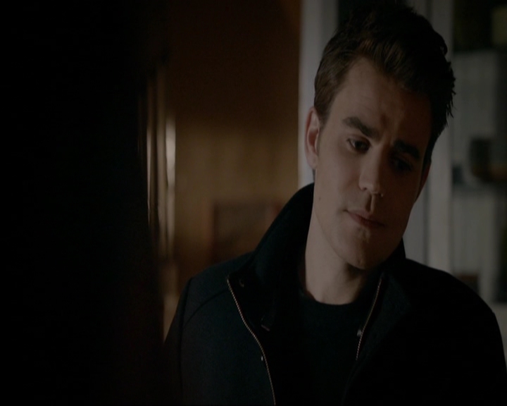 VampireDiariesWorld-dot-nl_7x19SomebodyThatIUsedtoKnow0772.jpg