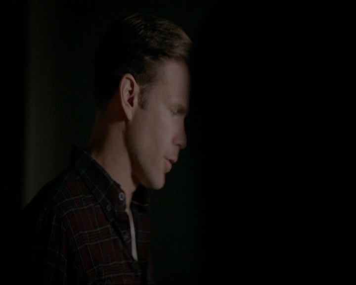 VampireDiariesWorld-dot-nl_7x19SomebodyThatIUsedtoKnow0778.jpg