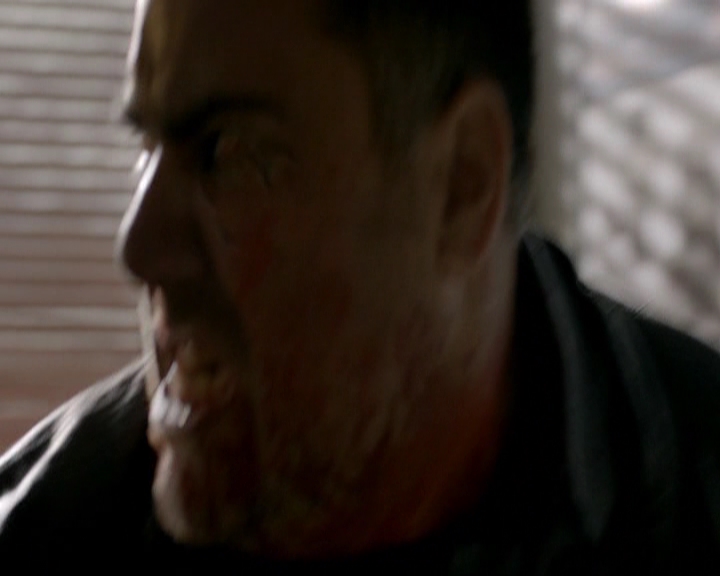 VampireDiariesWorld-dot-nl_7x19SomebodyThatIUsedtoKnow0895.jpg VampireDiariesWorld-dot-nl_7x19SomebodyThatIUsedtoKnow0895.jpg