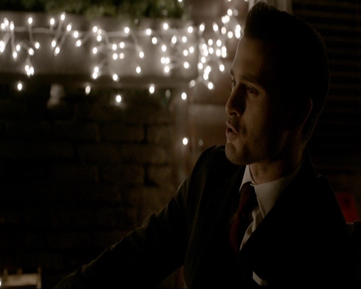 VampireDiariesWorld-dot-nl_7x19SomebodyThatIUsedtoKnow1050.jpg