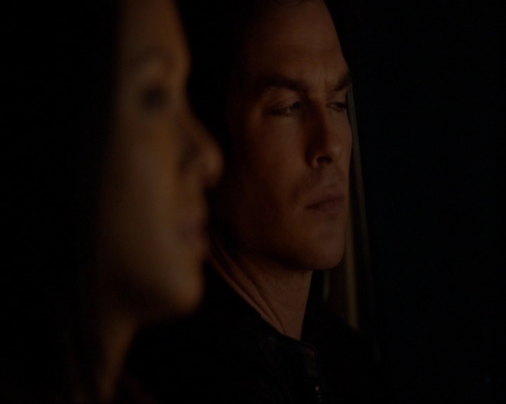 VampireDiariesWorld-dot-nl_7x19SomebodyThatIUsedtoKnow1511.jpg