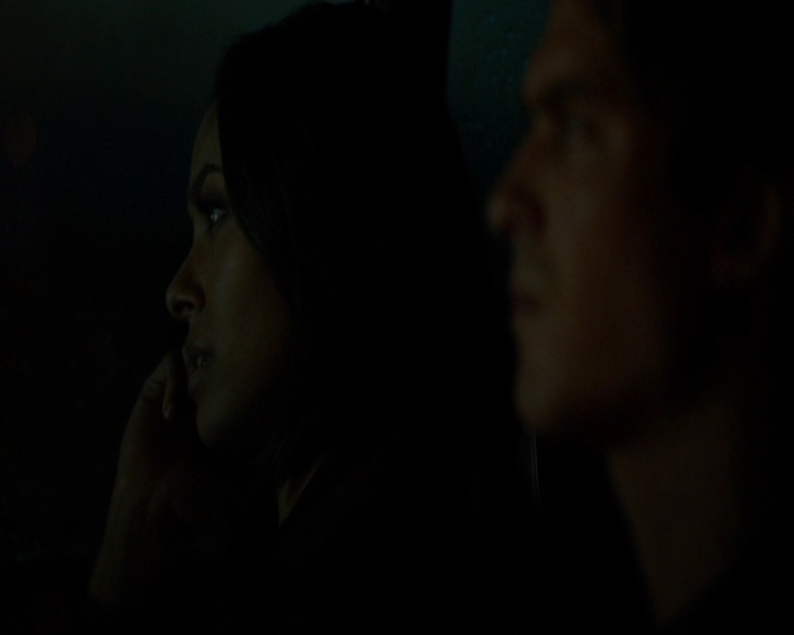 VampireDiariesWorld-dot-nl_7x19SomebodyThatIUsedtoKnow1513.jpg
