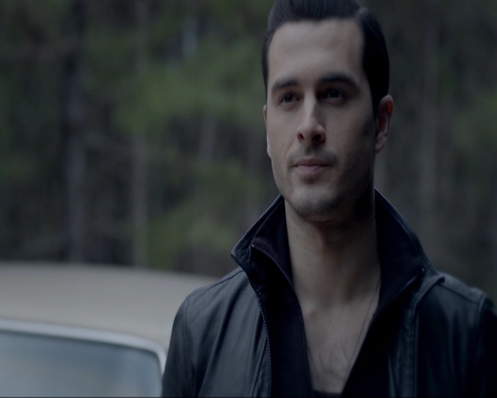 VampireDiariesWorld-dot-nl_7x19SomebodyThatIUsedtoKnow1592.jpg