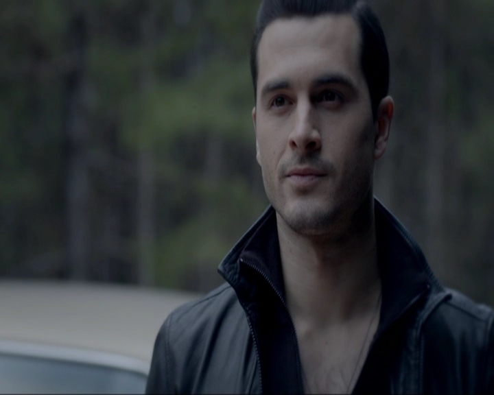 VampireDiariesWorld-dot-nl_7x19SomebodyThatIUsedtoKnow1594.jpg