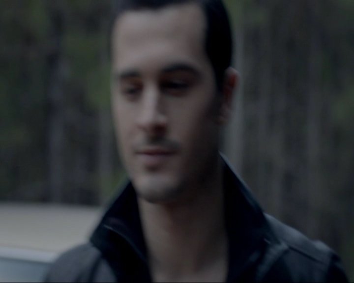 VampireDiariesWorld-dot-nl_7x19SomebodyThatIUsedtoKnow1595.jpg