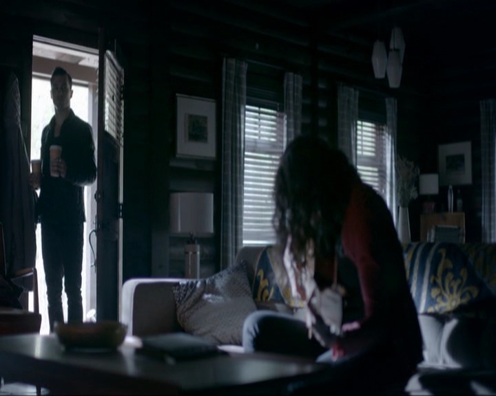VampireDiariesWorld-dot-nl_7x19SomebodyThatIUsedtoKnow1602.jpg