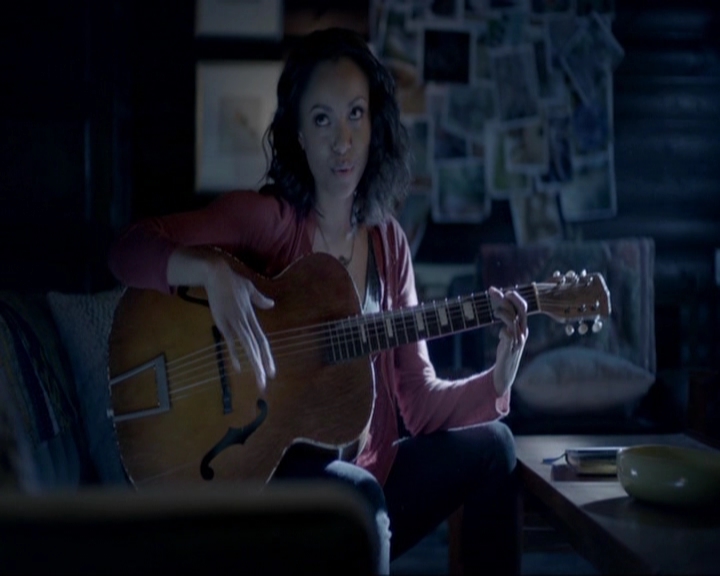 VampireDiariesWorld-dot-nl_7x19SomebodyThatIUsedtoKnow1612.jpg