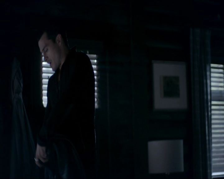 VampireDiariesWorld-dot-nl_7x19SomebodyThatIUsedtoKnow1615.jpg