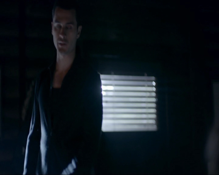 VampireDiariesWorld-dot-nl_7x19SomebodyThatIUsedtoKnow1619.jpg