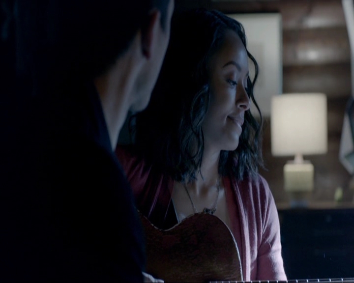 VampireDiariesWorld-dot-nl_7x19SomebodyThatIUsedtoKnow1637.jpg