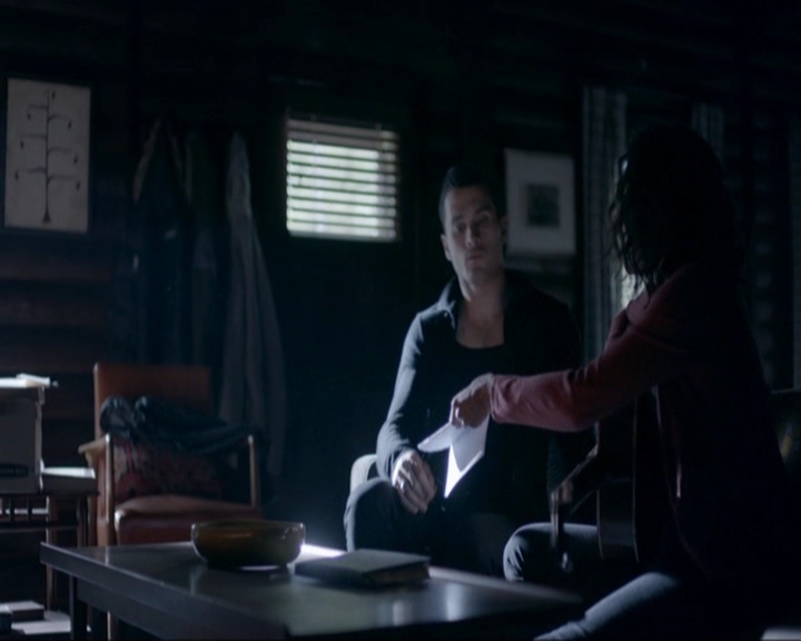 VampireDiariesWorld-dot-nl_7x19SomebodyThatIUsedtoKnow1639.jpg