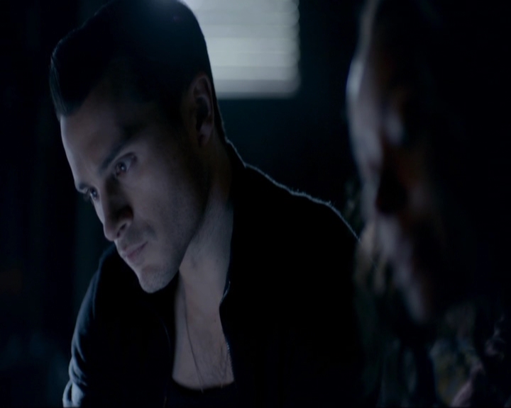 VampireDiariesWorld-dot-nl_7x19SomebodyThatIUsedtoKnow1648.jpg
