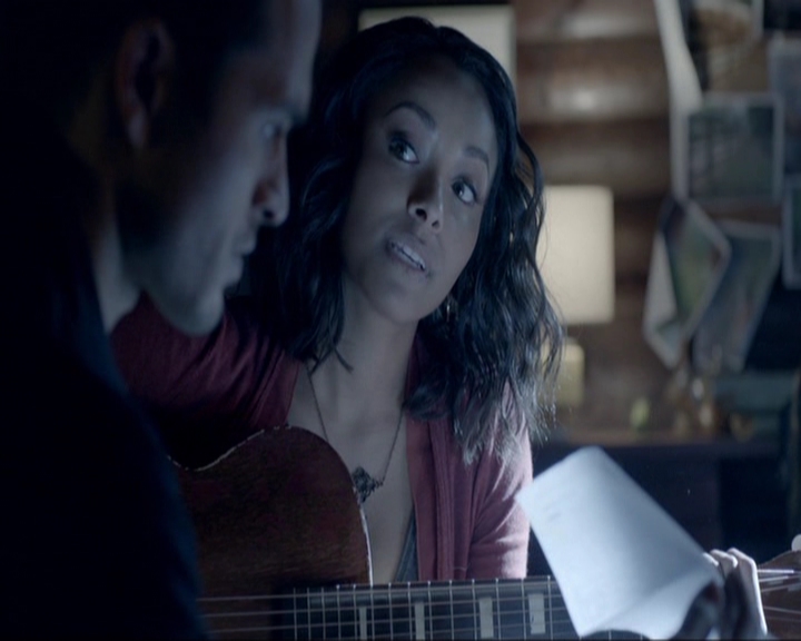 VampireDiariesWorld-dot-nl_7x19SomebodyThatIUsedtoKnow1650.jpg