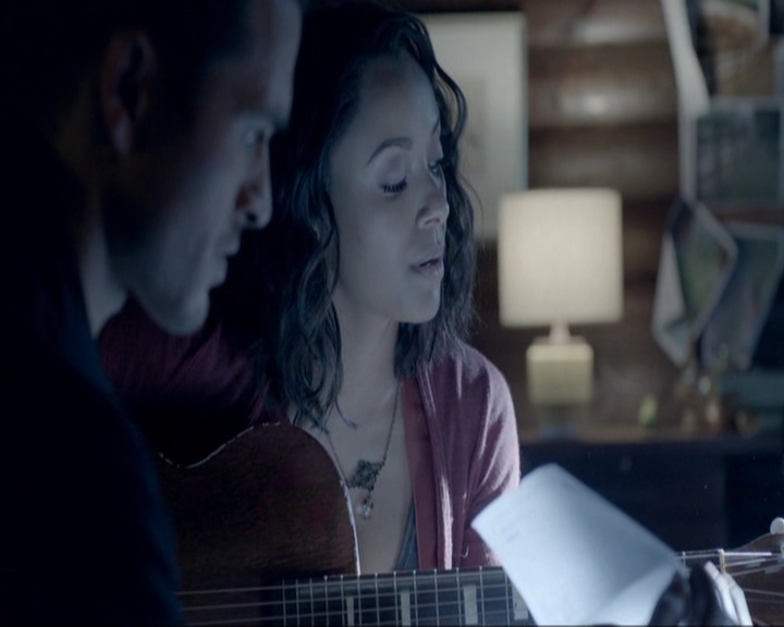 VampireDiariesWorld-dot-nl_7x19SomebodyThatIUsedtoKnow1651.jpg