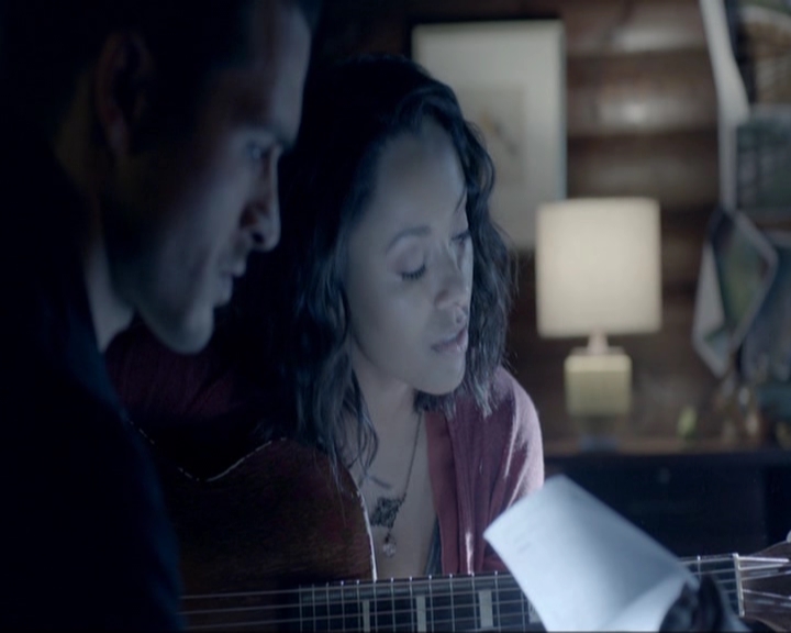 VampireDiariesWorld-dot-nl_7x19SomebodyThatIUsedtoKnow1652.jpg