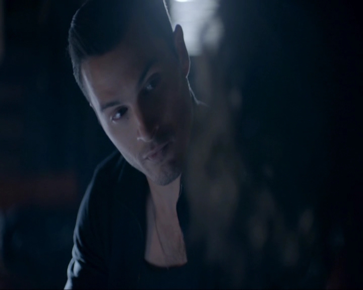 VampireDiariesWorld-dot-nl_7x19SomebodyThatIUsedtoKnow1654.jpg