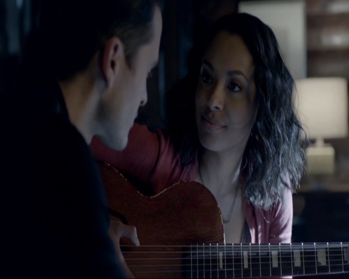 VampireDiariesWorld-dot-nl_7x19SomebodyThatIUsedtoKnow1658.jpg