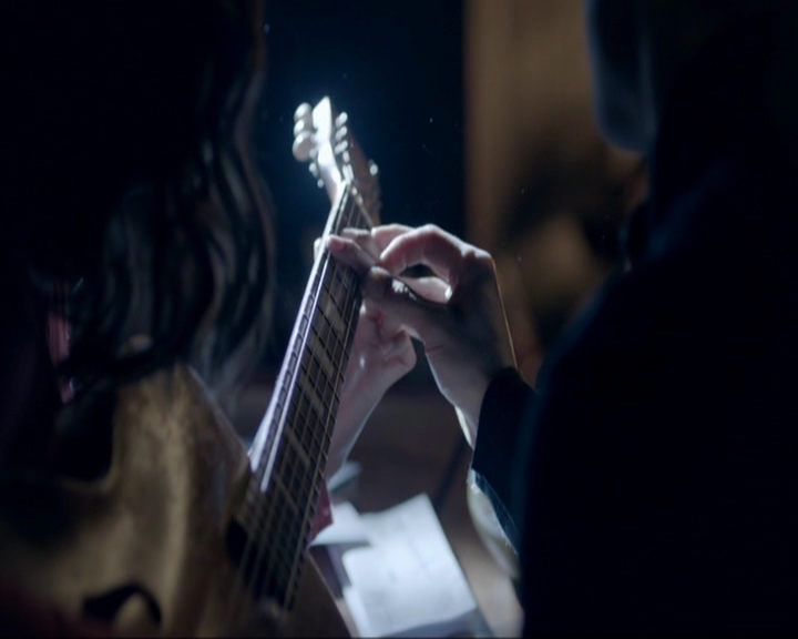 VampireDiariesWorld-dot-nl_7x19SomebodyThatIUsedtoKnow1672.jpg